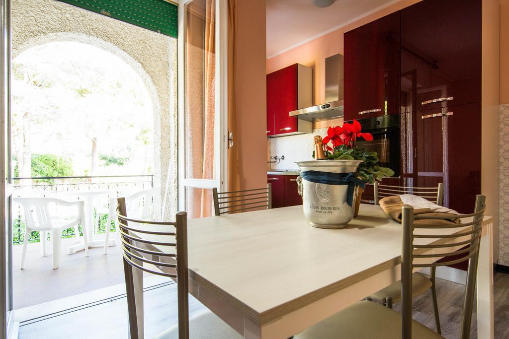 Hotel Riviera Pietra Ligure Εξωτερικό φωτογραφία