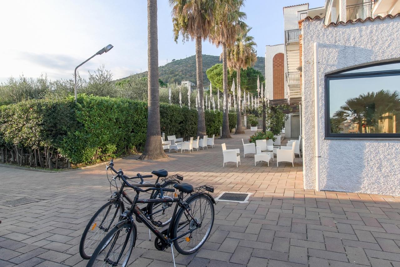 Hotel Riviera Pietra Ligure Εξωτερικό φωτογραφία