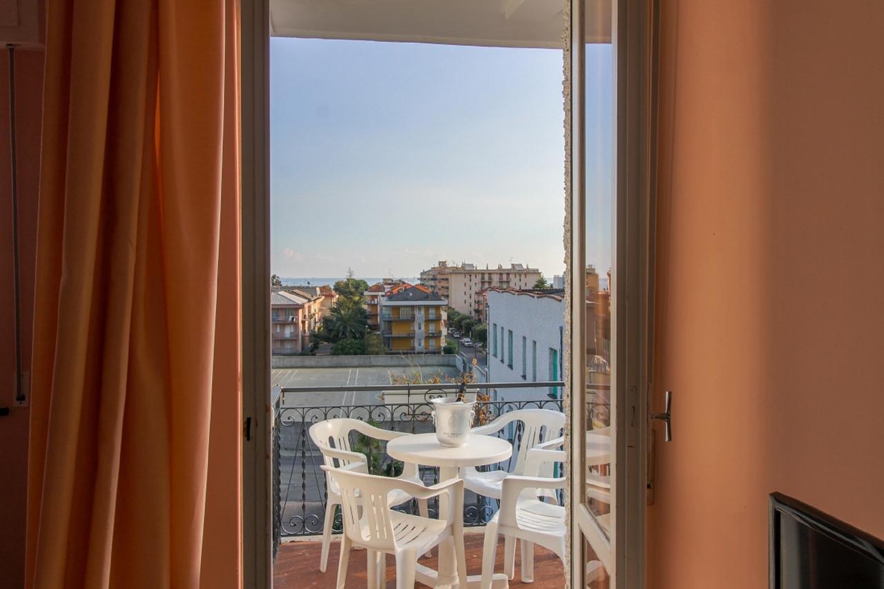 Hotel Riviera Pietra Ligure Εξωτερικό φωτογραφία