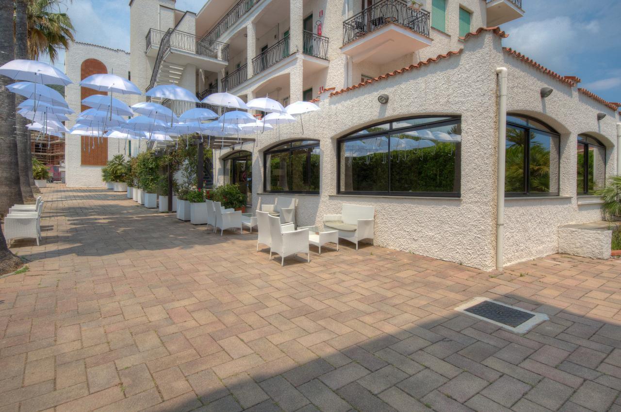 Hotel Riviera Pietra Ligure Εξωτερικό φωτογραφία