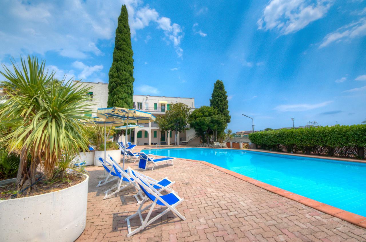 Hotel Riviera Pietra Ligure Εξωτερικό φωτογραφία