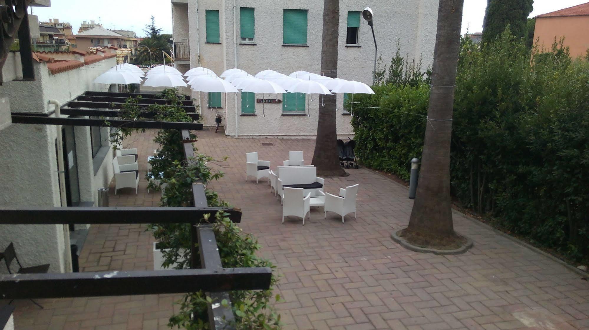 Hotel Riviera Pietra Ligure Εξωτερικό φωτογραφία